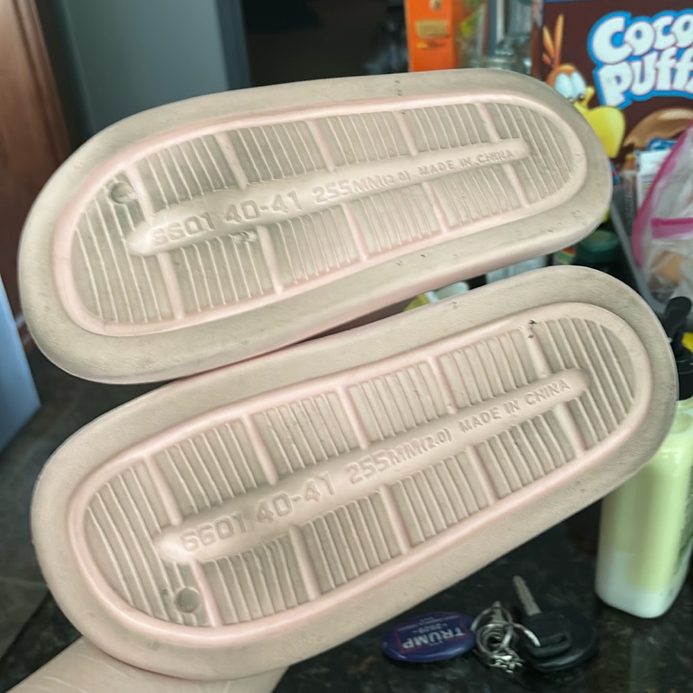 Baby pink with bows slides